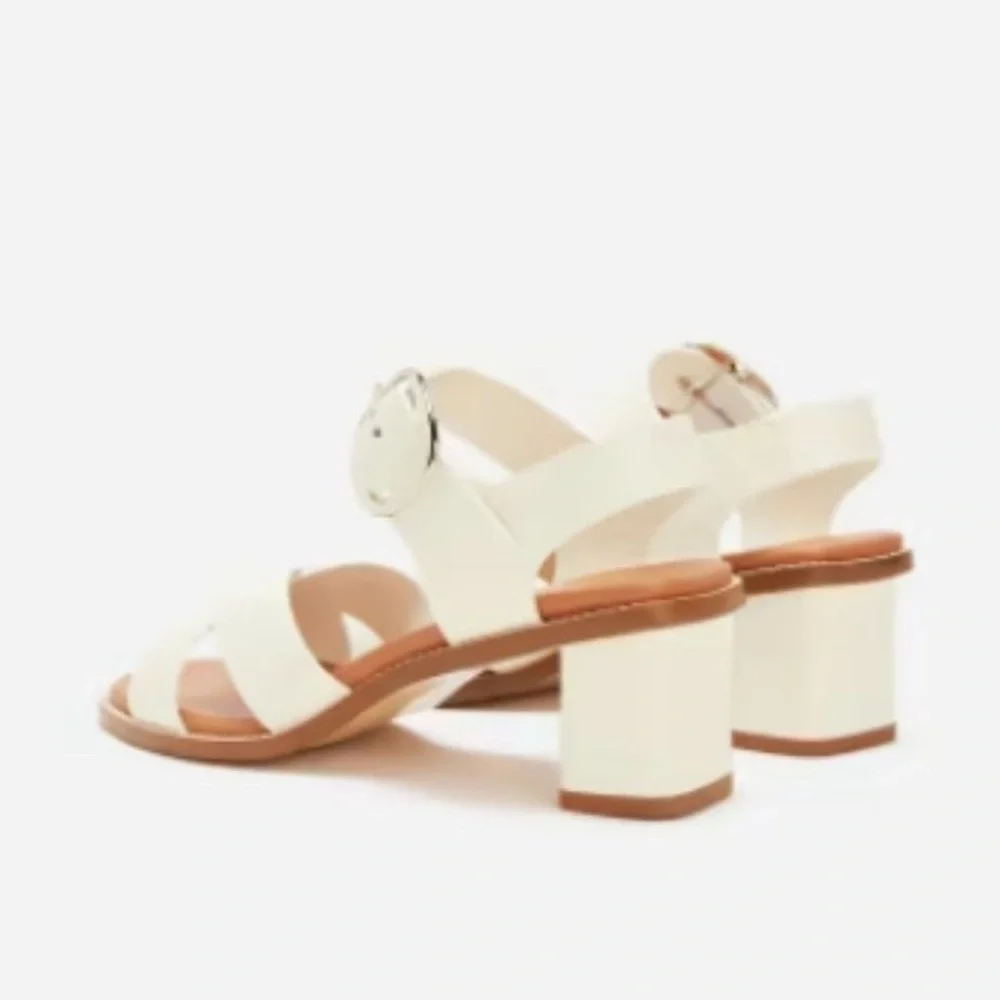 Everlane Cream Sandals - Picture 2 of 7